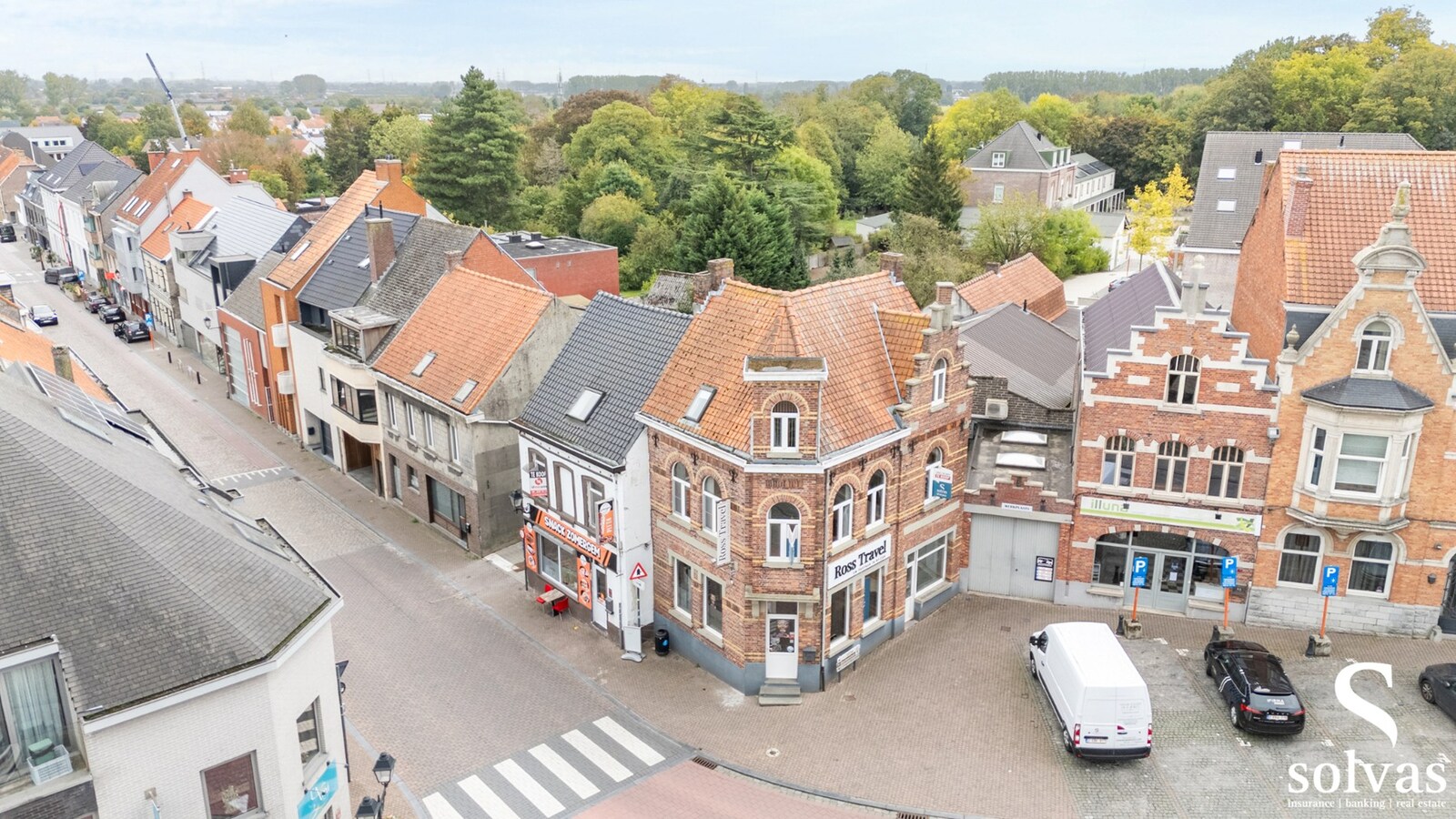 Handelswoning in centrum Zomergem! 