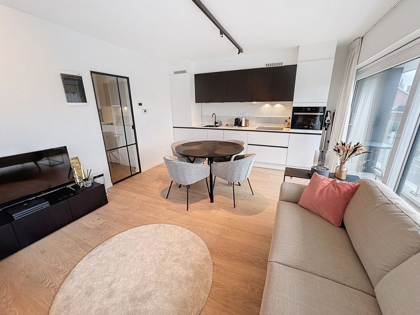 Recent gerenoveerd modern appartement vlakbij de zeedijk in Knokke-Heist. 