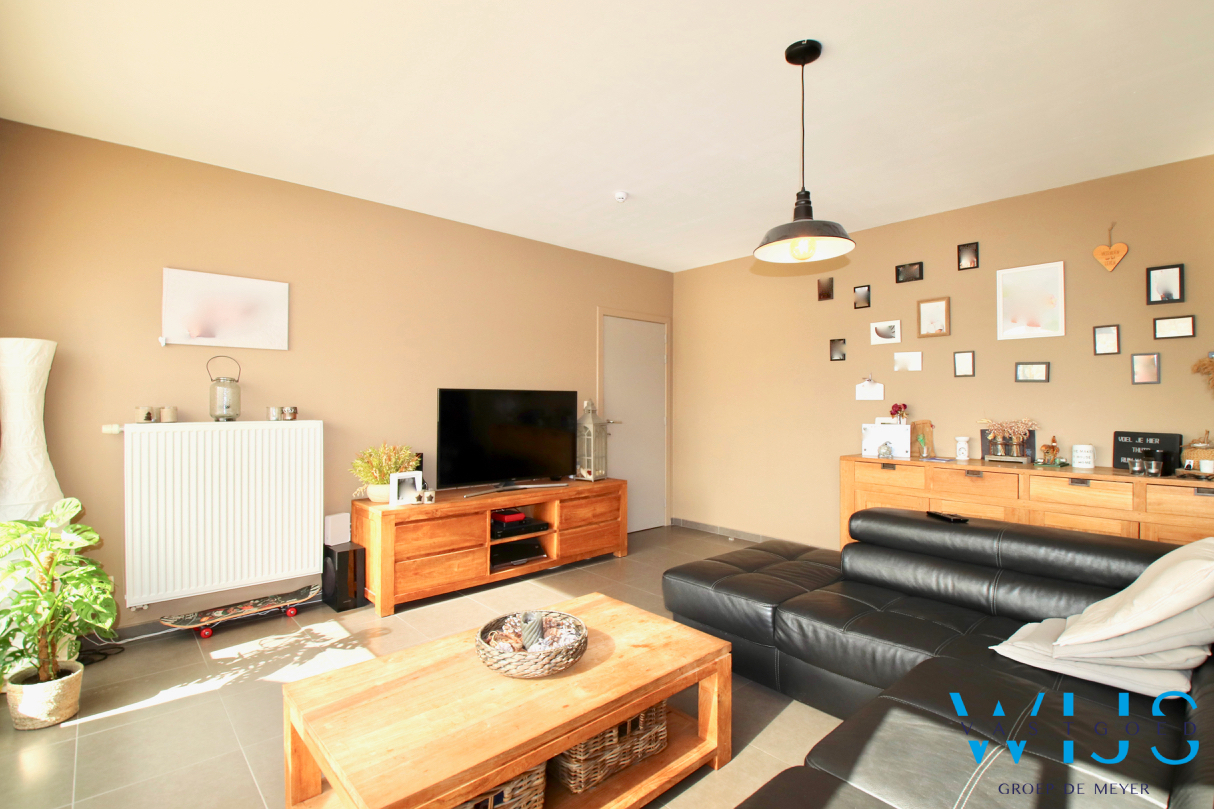 Ruim appartement met 4/5 slp, terras &amp; 2 parkeerplaatsen te ERTVELDE! 