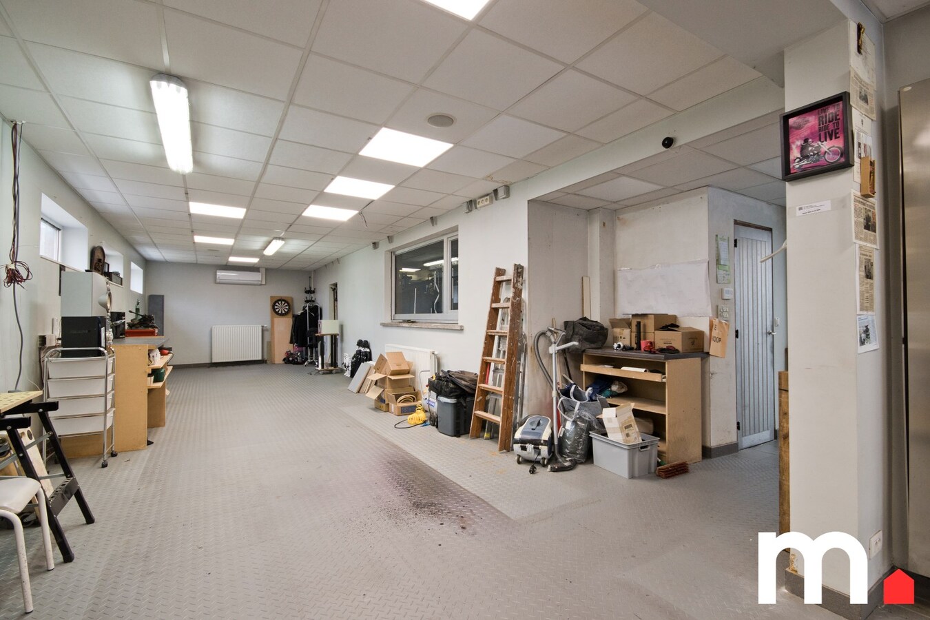 Uniek handelshuis met woonst op toplocatie – 220m² commerciële Ruimte + 165m² woning 