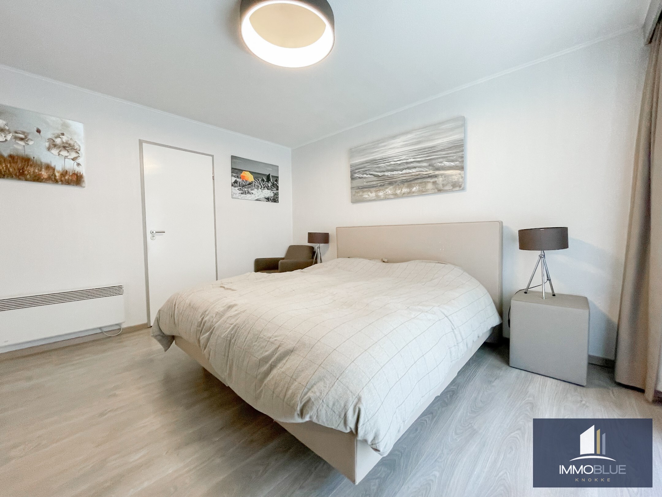 Appartement prêt à emménager situé sur la Place du Phare. 