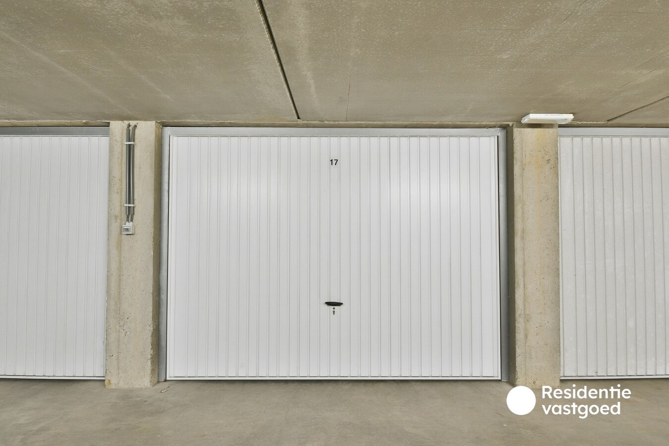 Te huur garage - Westkerke