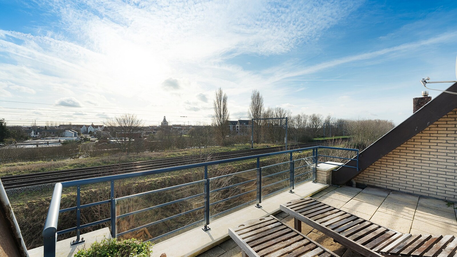 Ruime gezinswoning met inpandige garage en gezellige tuin. 