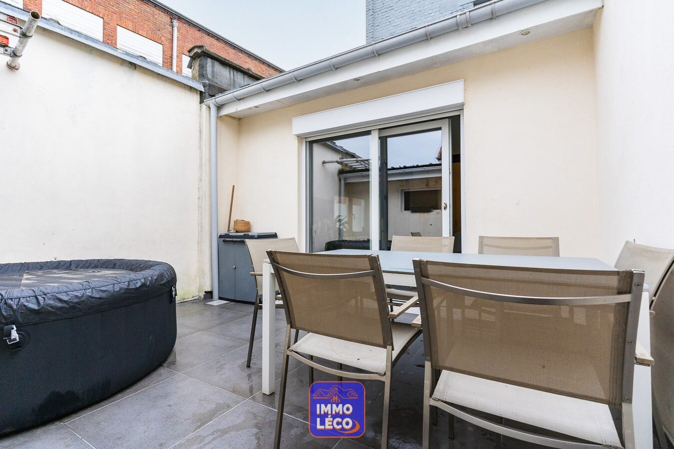 Maison rénovée en plein centre-ville avec garage ! 