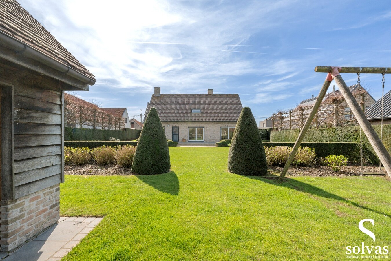 Prachtige open bebouwing met 4 slaapkamers in Poesele, bouwjaar 2000, op 1070m² perceeloppervlakte, 270m² bewoonbare oppervlakte 