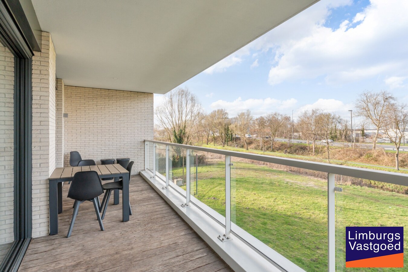 Modern appartement, 90m², ruim terras, 2 slpk, autostaanplaats + kelderberging 