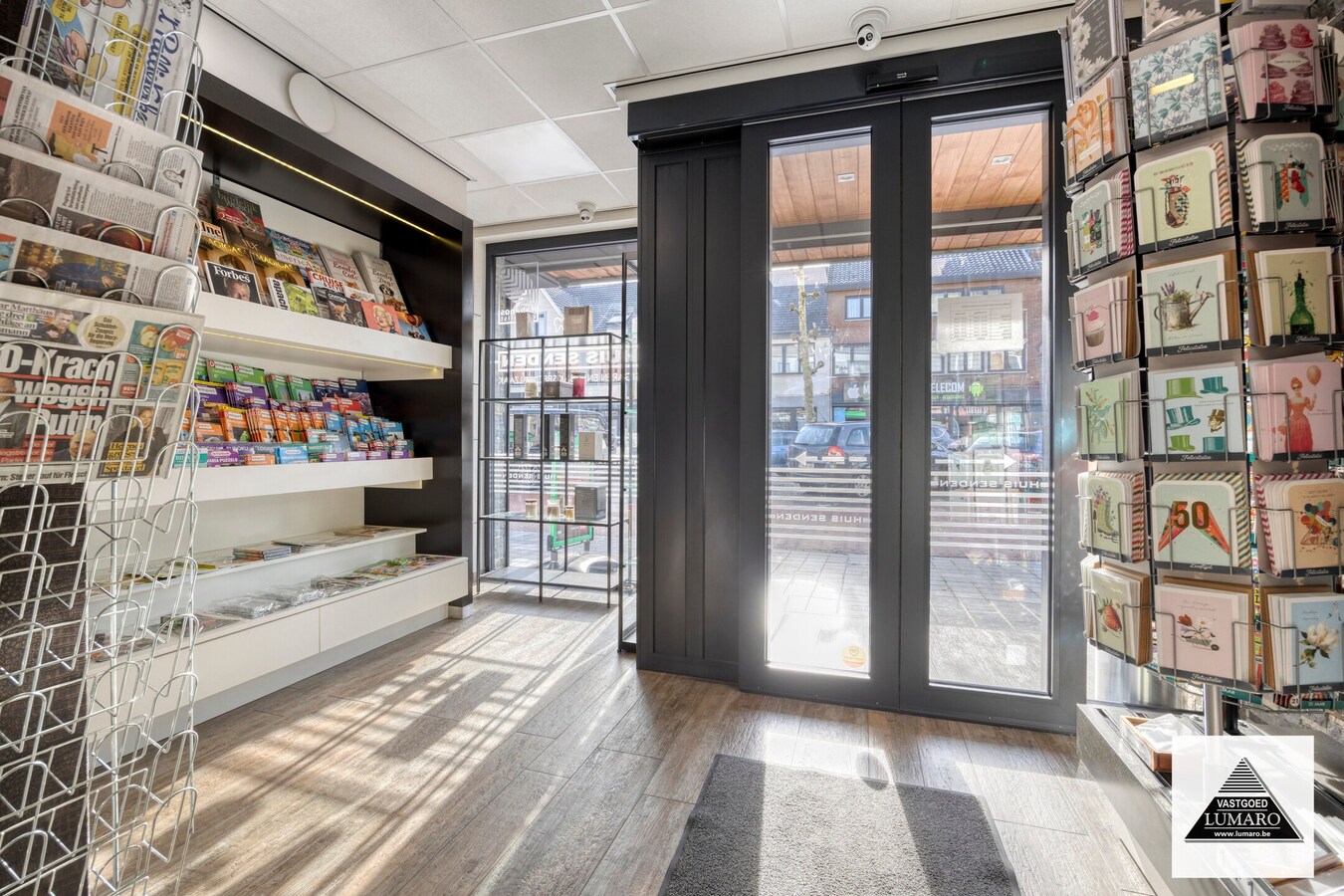 Handelspand in commercieel centrum – overname kranten- en tabakszaak - sigaren 