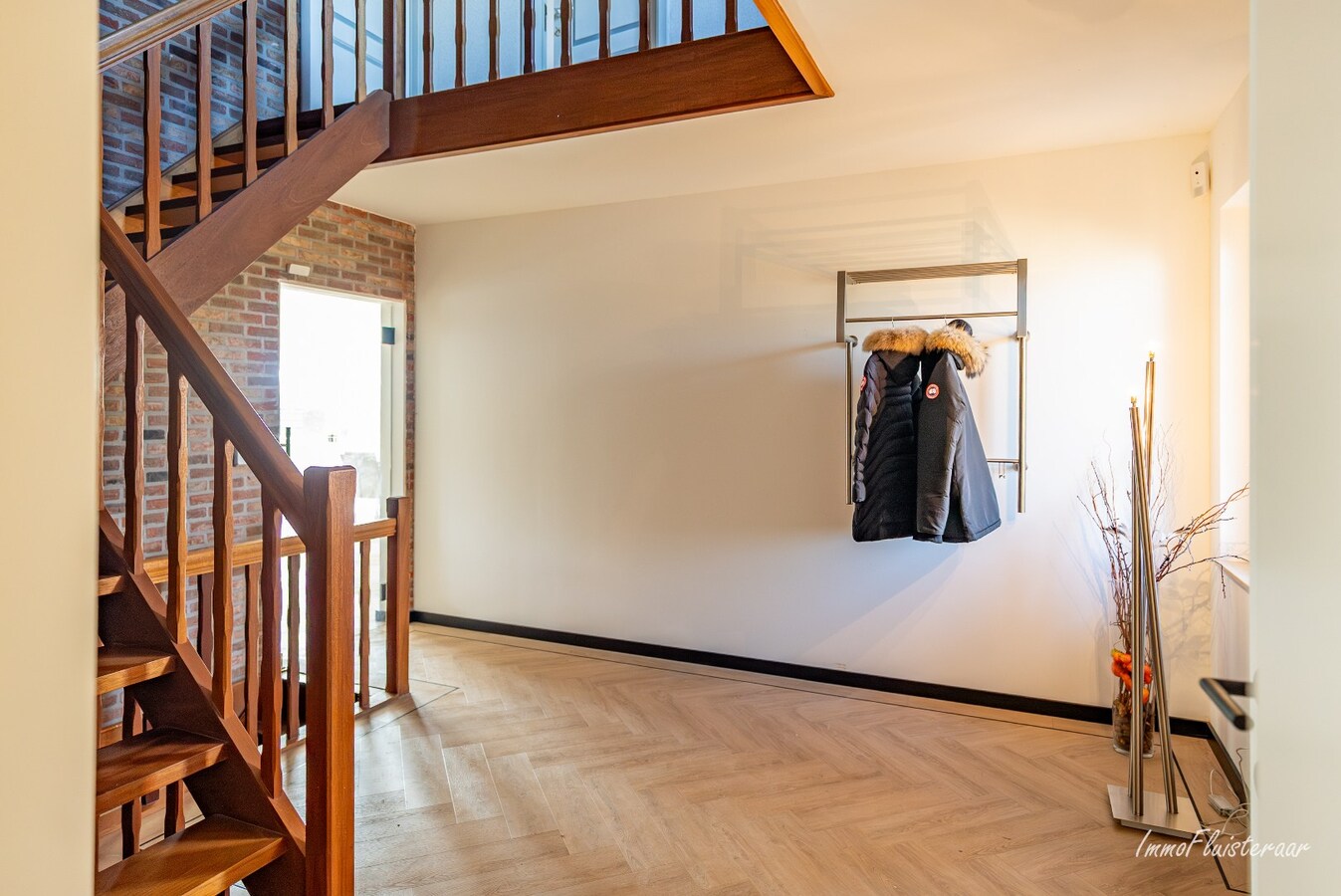 Ruime woning met paardenstallen op ca. 85 are te Kinrooi 