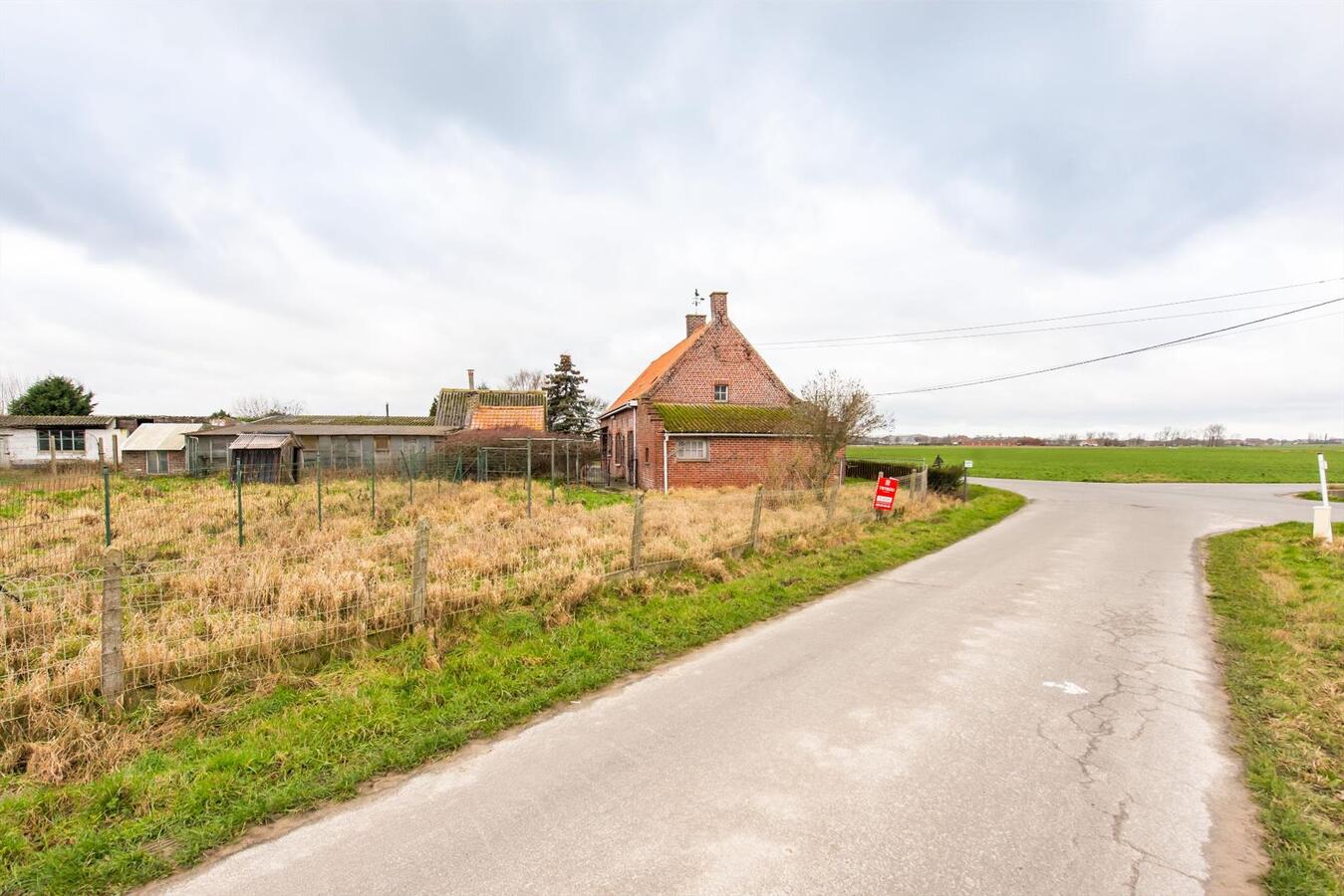 Landelijk gelegen woning met bijgebouwen op 9070m² 