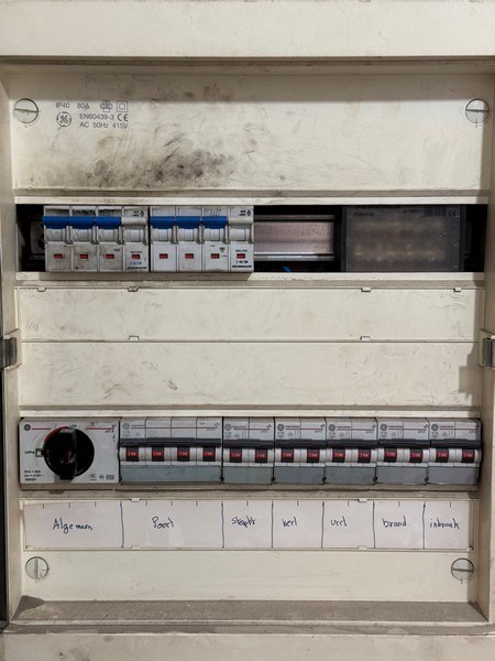 Magazijn met bureel te huur in Booiebos in Drongen