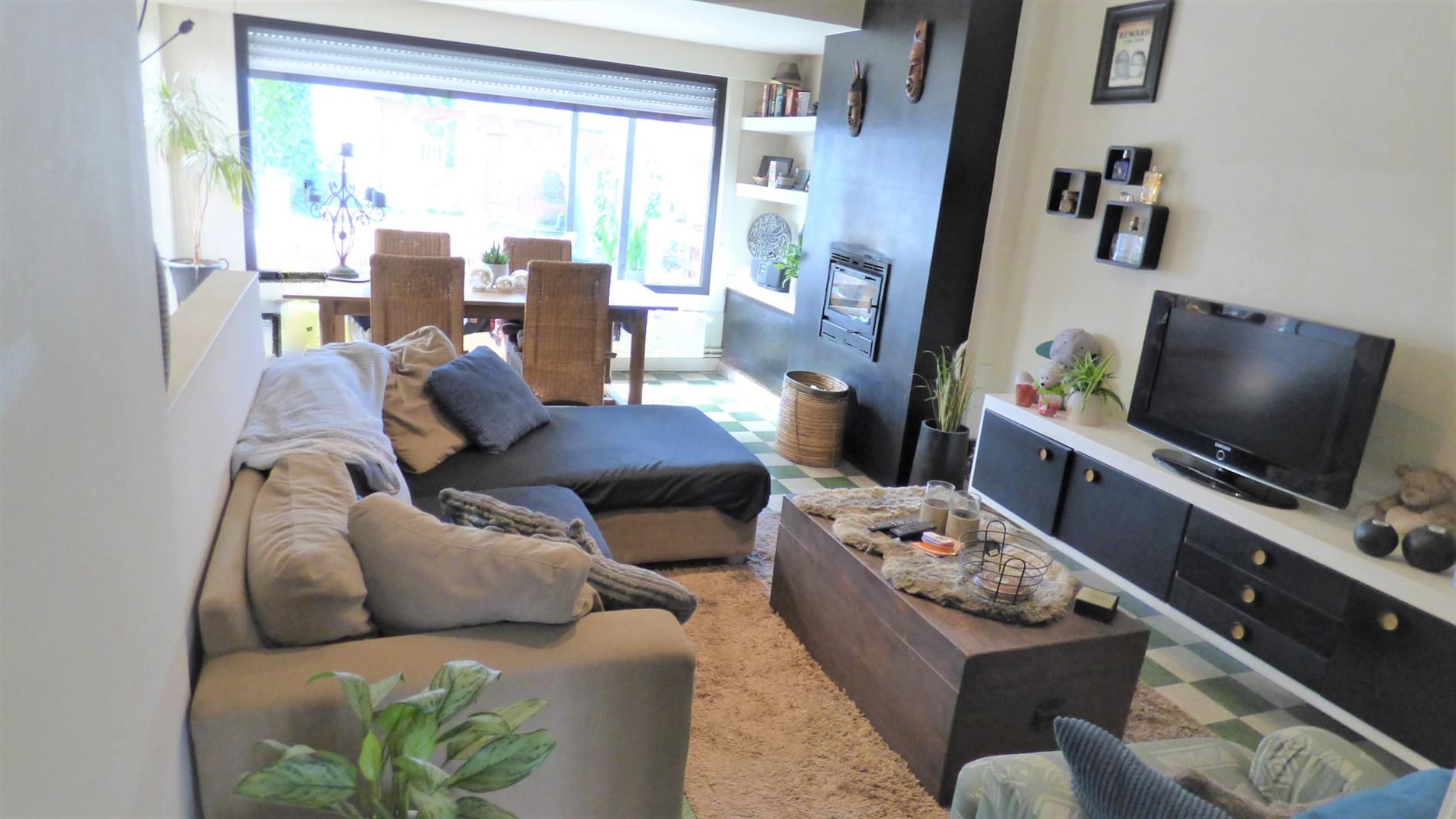 Aantrekkelijke en karaktervolle gezinswoning in het centrum van Zwevegem. 