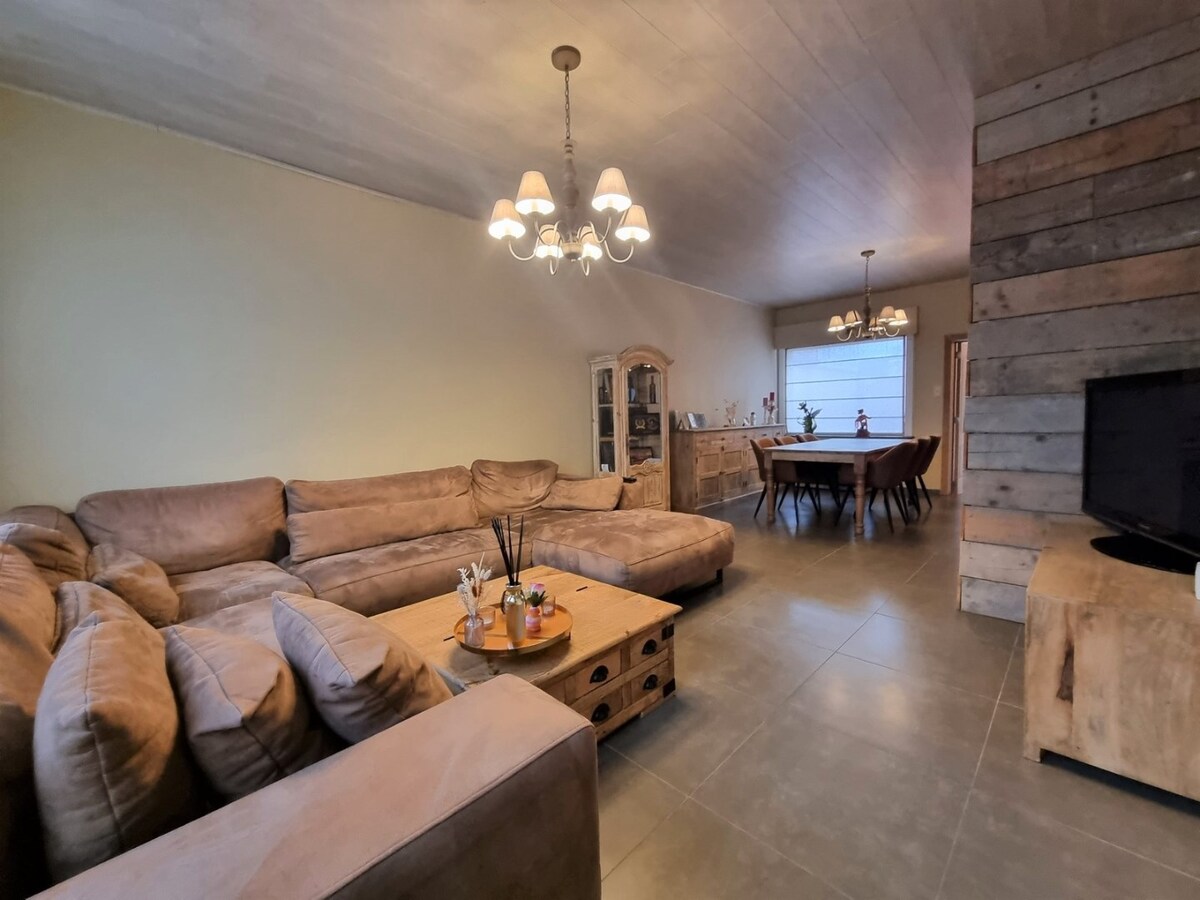 Mooie, halfopen gezinswoning te Dudzele 