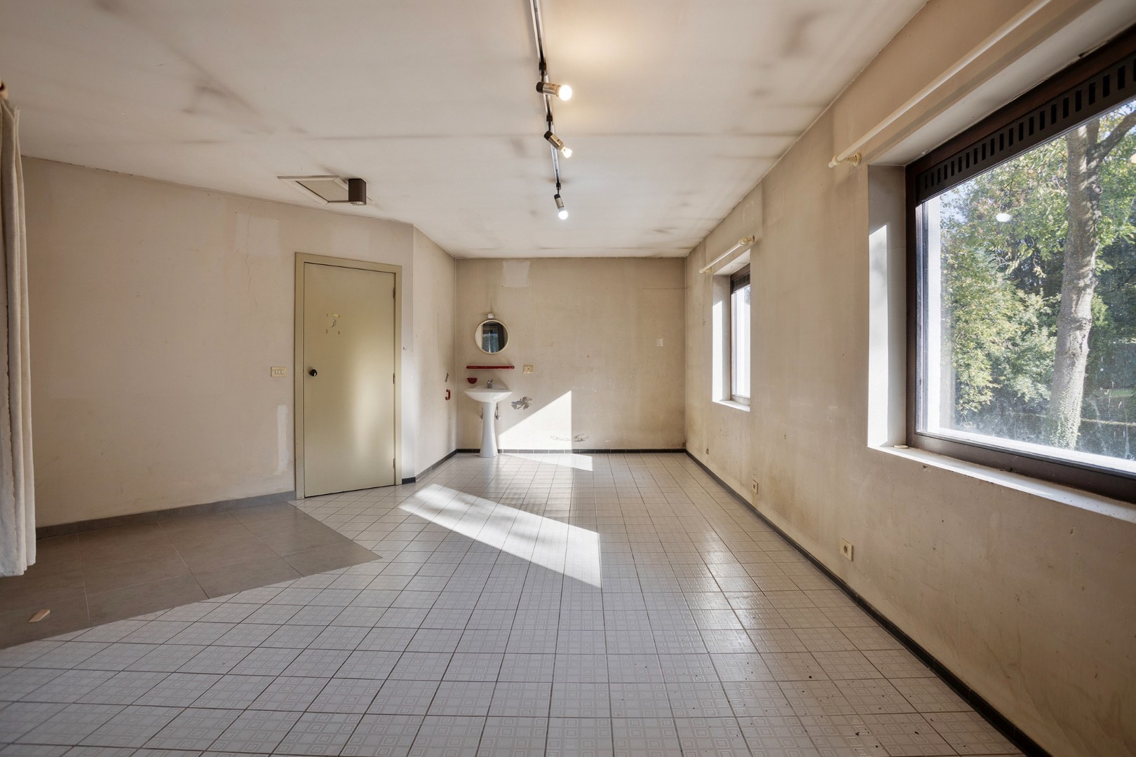 Ruime woning in een doodlopende straat met 4 slaapkamers, 2 badkamers op een prachtig perceel vlak bij het Meerdaalwoud 