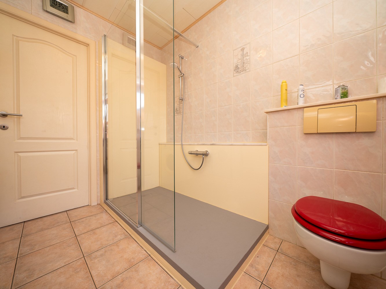 Veelzijdig hoekpand in het centrum van Schepdaal 