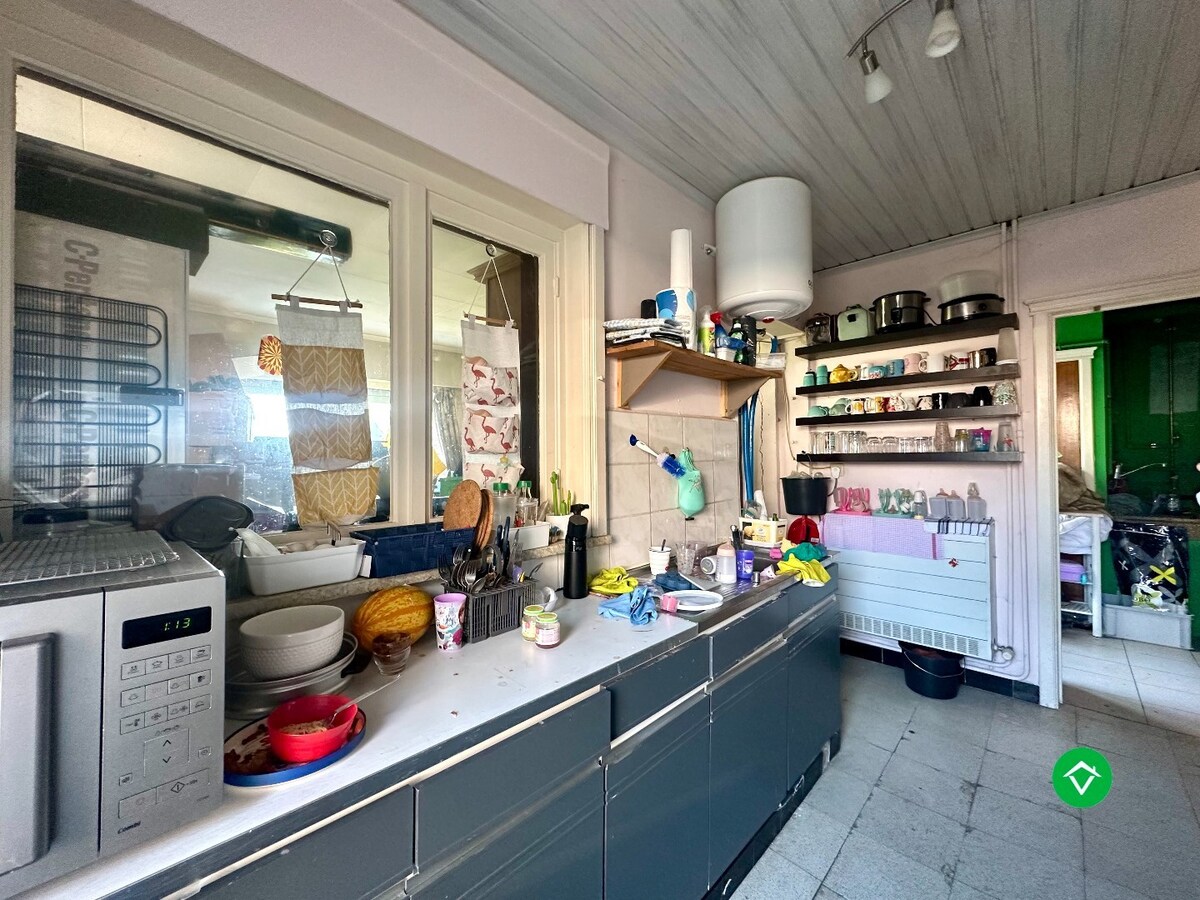 Ruime gezinswoning op perceel van 1126 m²  - tal van mogelijkheden! 