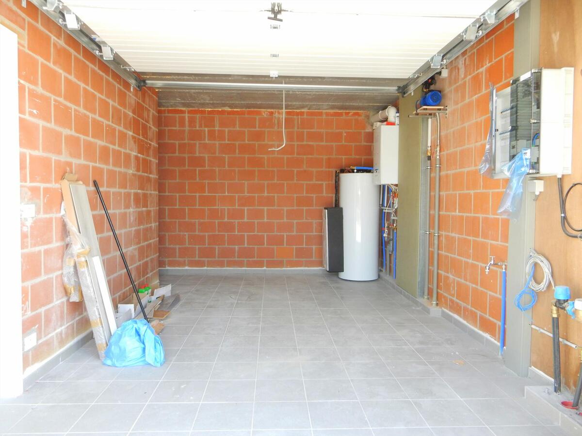 Mooie nieuwbouwwoning met 6 slaapkamers en garage 