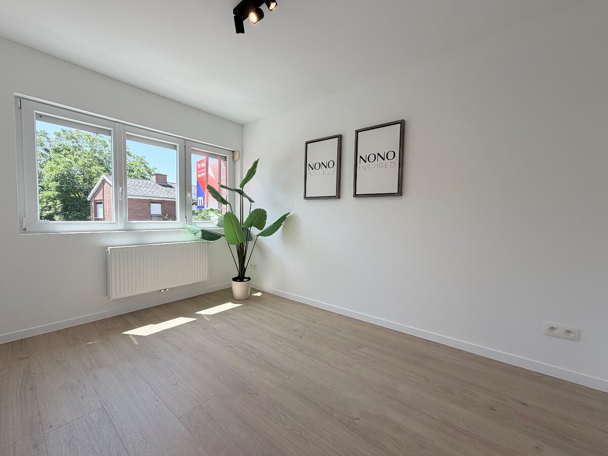 Prachtige gerenoveerde zeer ruime woning in een rustige wijk te  Gullegem ! *** NONO INSPIRED*** 