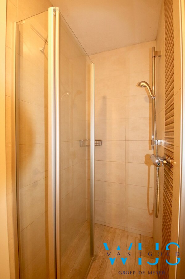 Energiezuinig GELIJKVLOERS app met garage te SLEIDINGE ! 