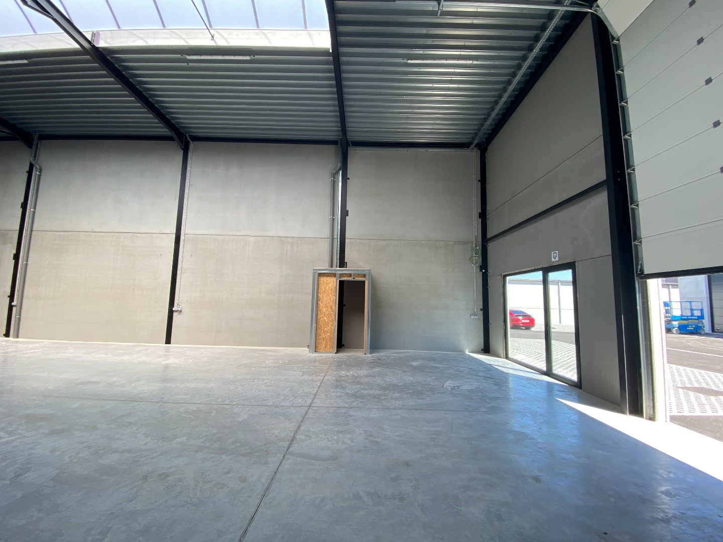 Te huur  – KMO-unit / Magazijn in Sint-Eloois-Vijve 