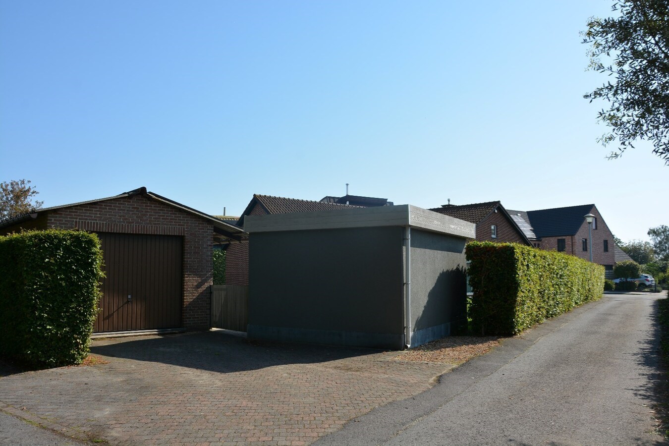 Rustig gelegen - perfect onderhouden - alleenstaande villa met 5 slaapkamers op 993 m² 