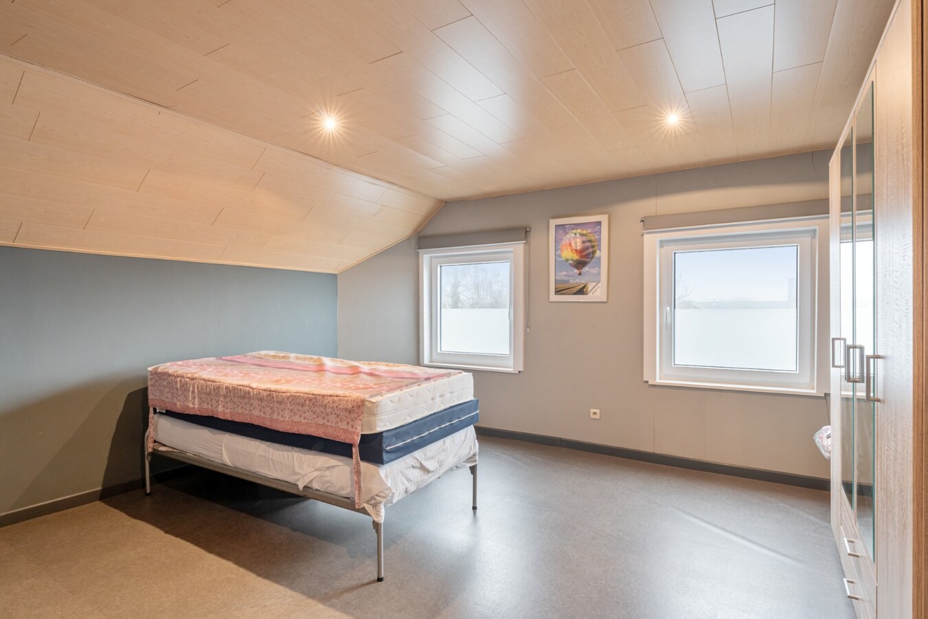 Halfvrijstaande gezinswoning op een perceel van 4a67ca op een rustige locatie te Dilsen-Stokkem. 