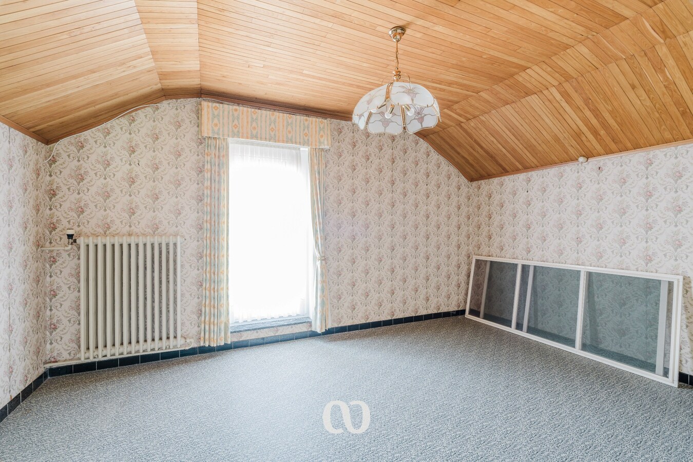 Stevige gezinswoning met tuin en volledige kelder in Lozer 