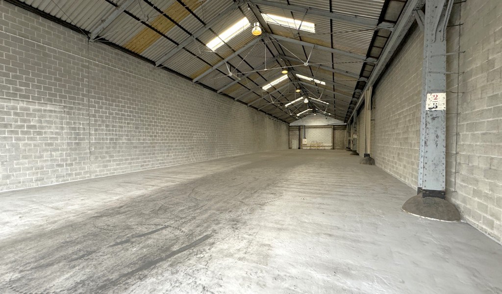 Magazijn te huur aan Houtdok in haven Antwerpen