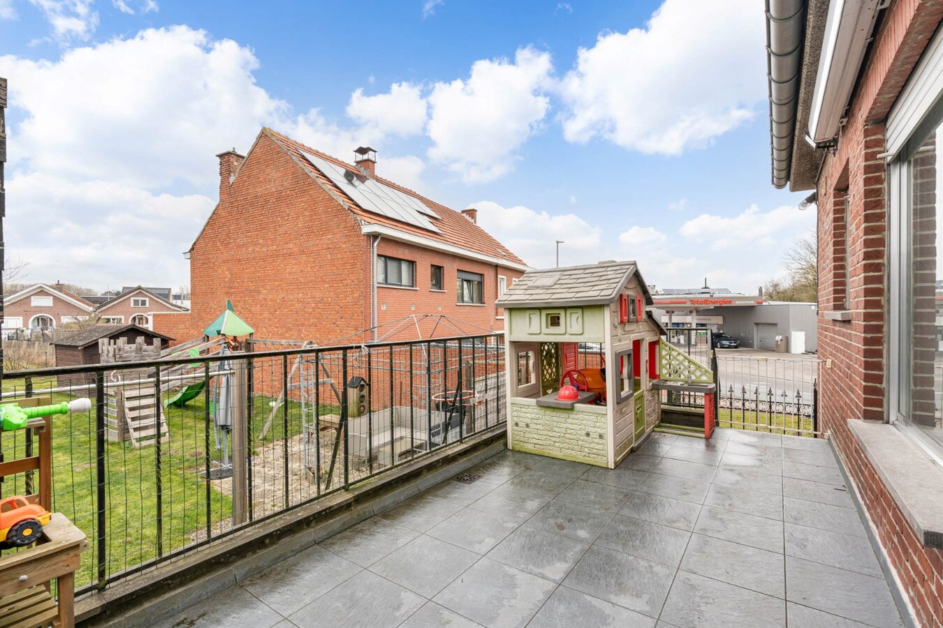 Half open bebouwing met tuin, terras en garage in Boutersem - EPC label B 