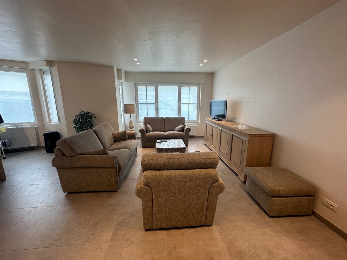 Verrassend ruime woning met 3 ruime slaapkamers en garage 