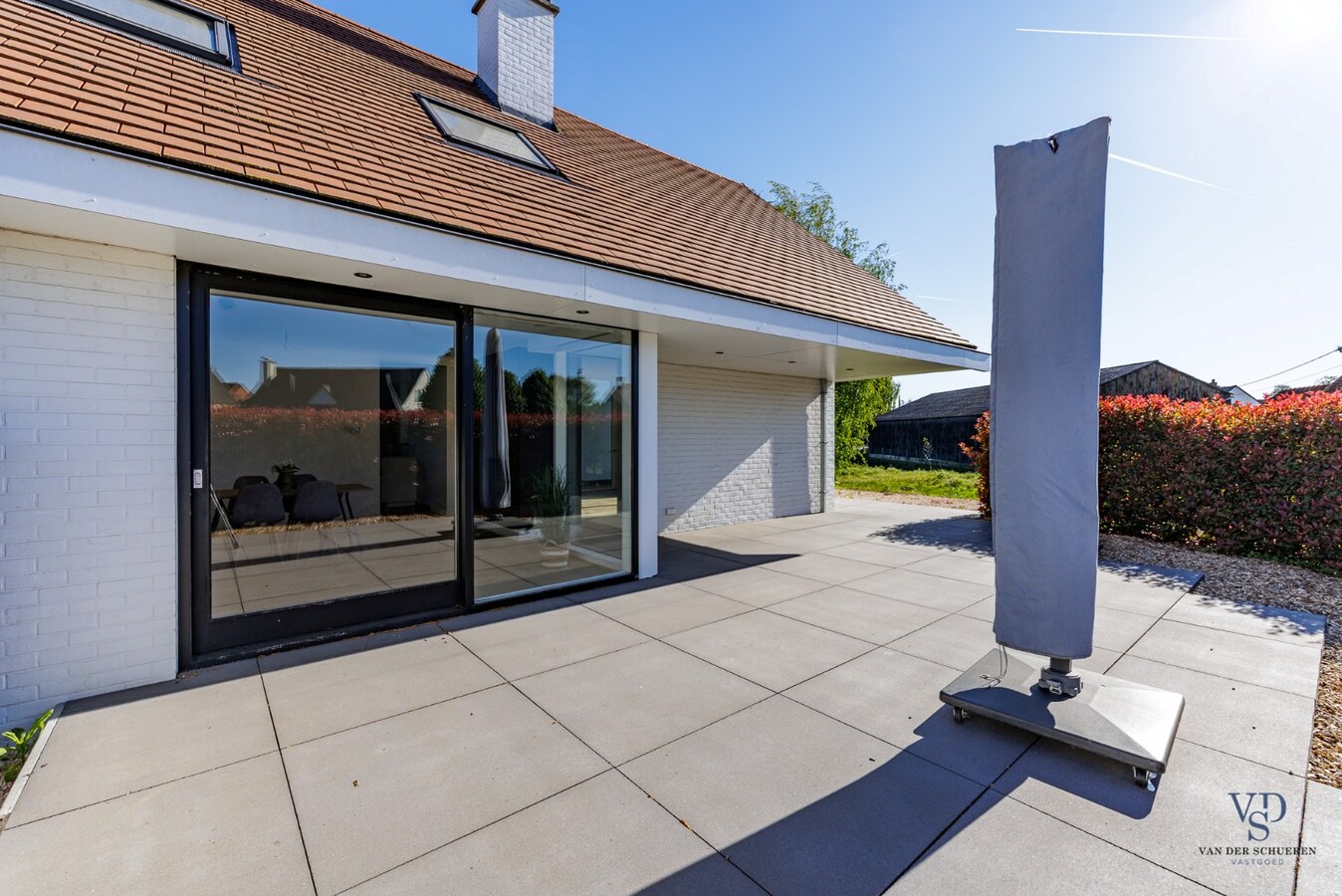 Tijdloze villa met zicht op groen. 