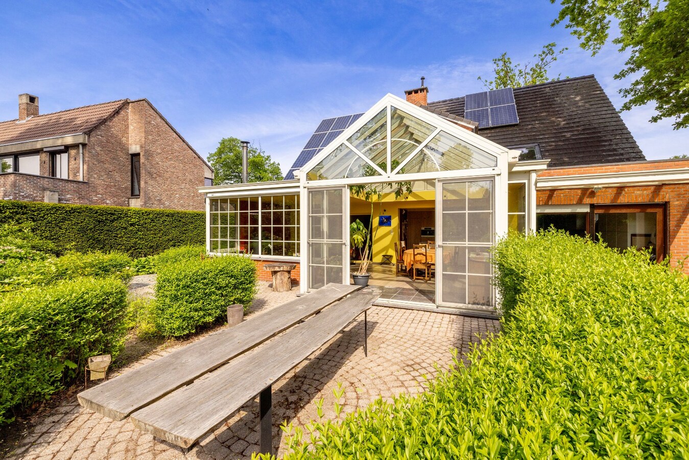 Ruim en charmant landhuis met 4 slpks en prachtige tuin 