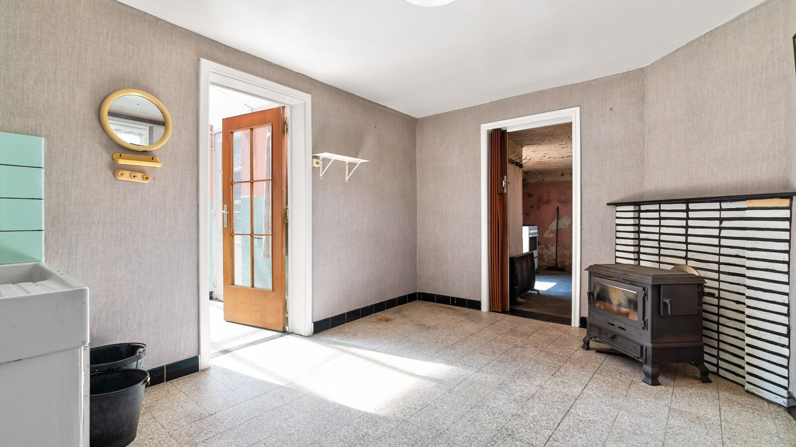 Renovatiewoning op perceel van 6854 m² 