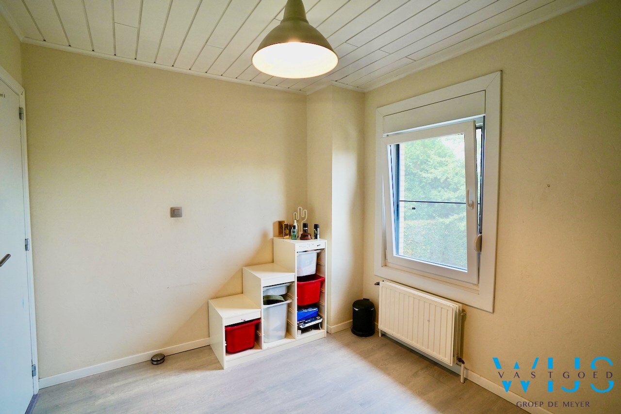 Ruime gezinswoning met 5 slaapkamers te Zelzate! 