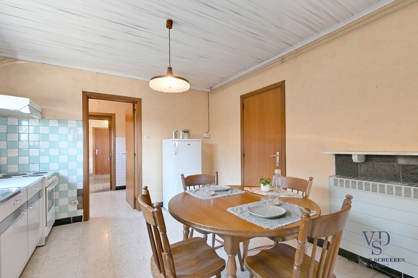 Te renoveren eigendom op gunstige ligging 