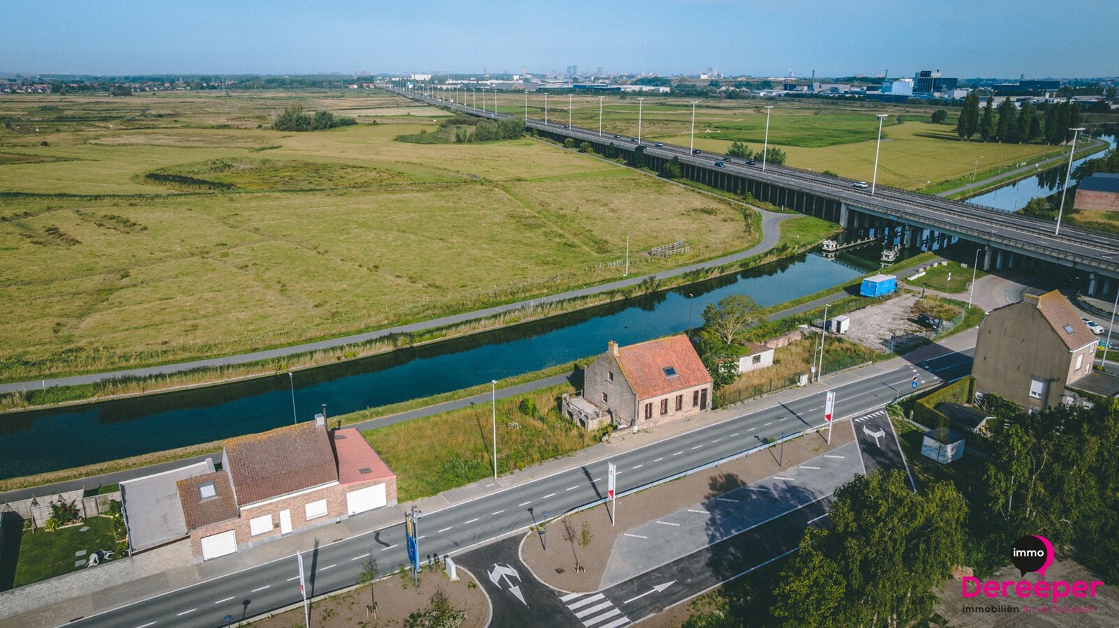 Te renoveren vrijstaande woning met prachtig uitzicht in natuurgebied 