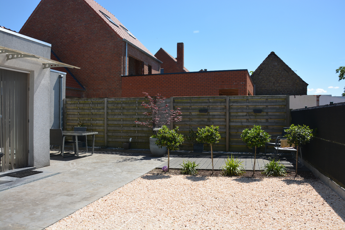 Instapklare woning met garage in centrum Zerkegem 