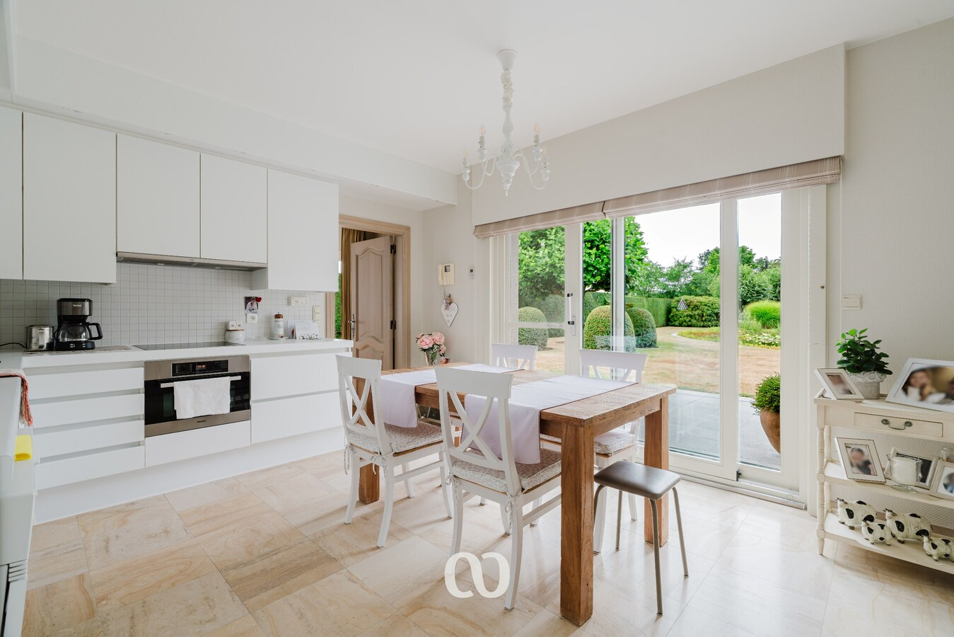 Prachtig onderhouden villa op meer dan 2.000 m² in Kaster 