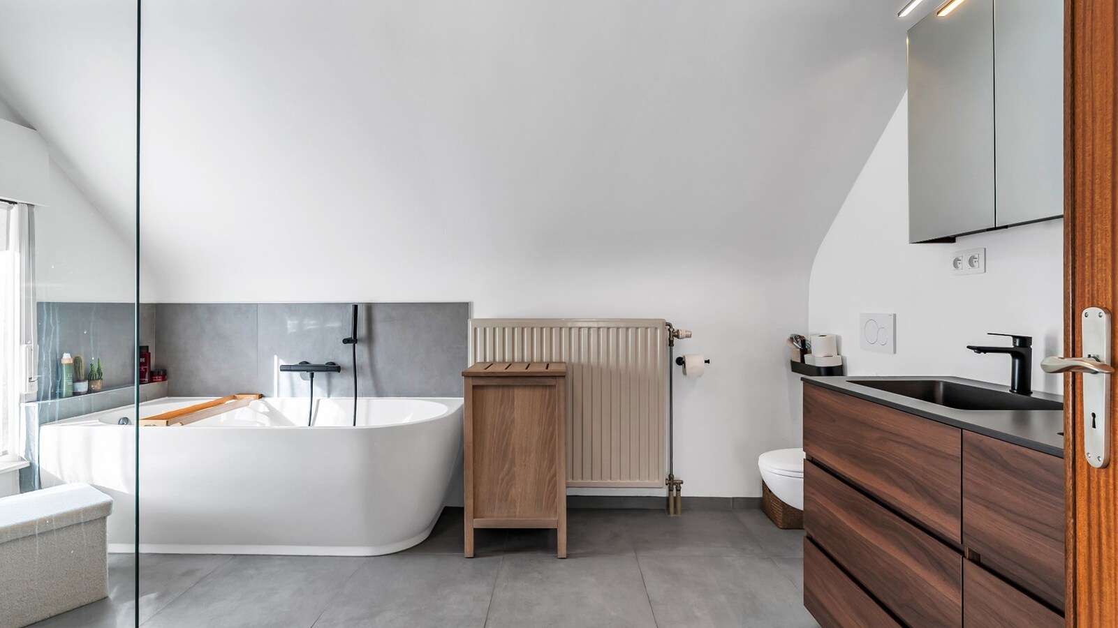 LUBBEEK - instapklare HOB op 7a33 