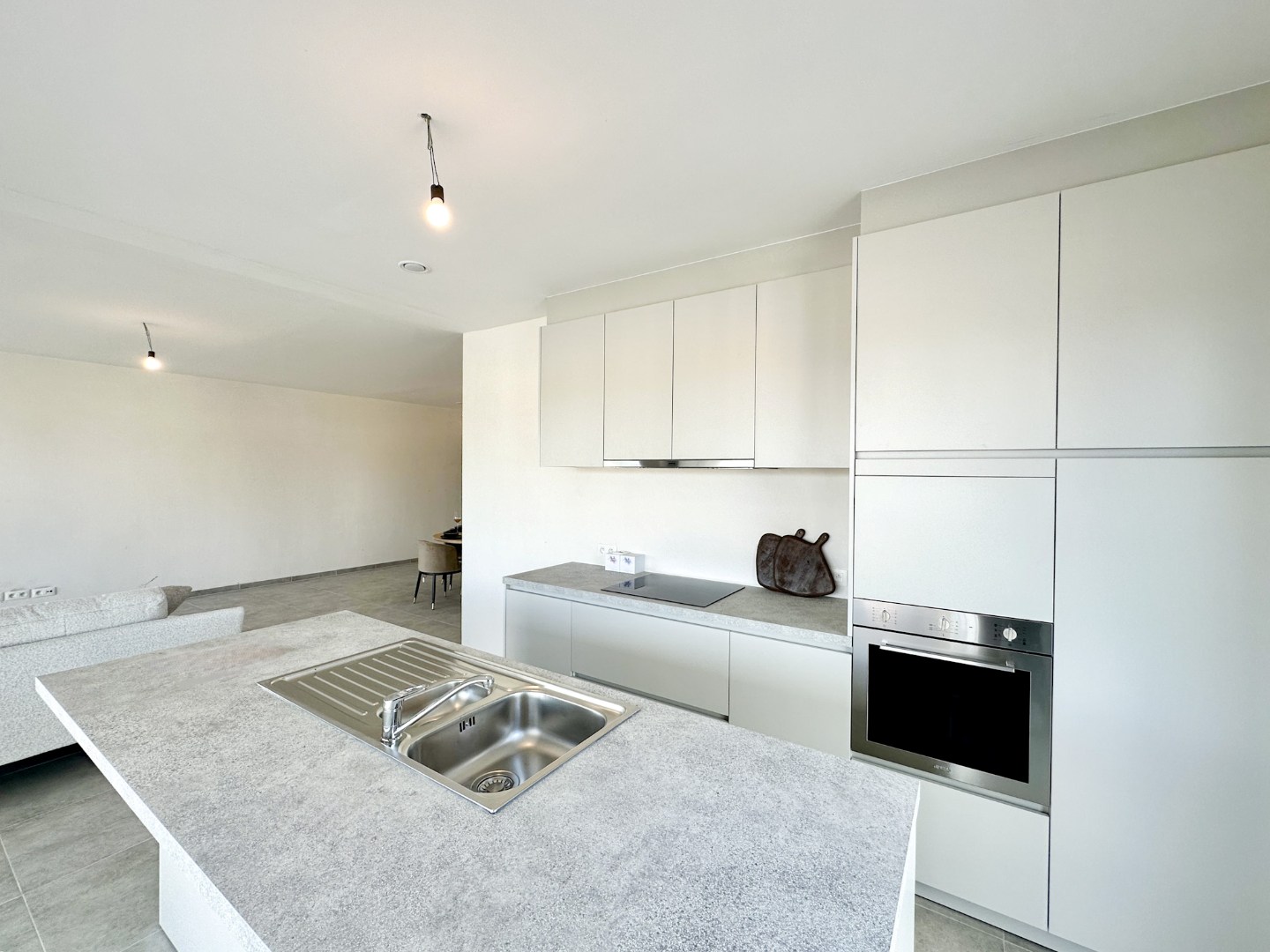 Prachtig lichtrijk en ruim (116 m²) nieuwbouw 2-slpk appartement met (zonne)terras(en), Kortemark 