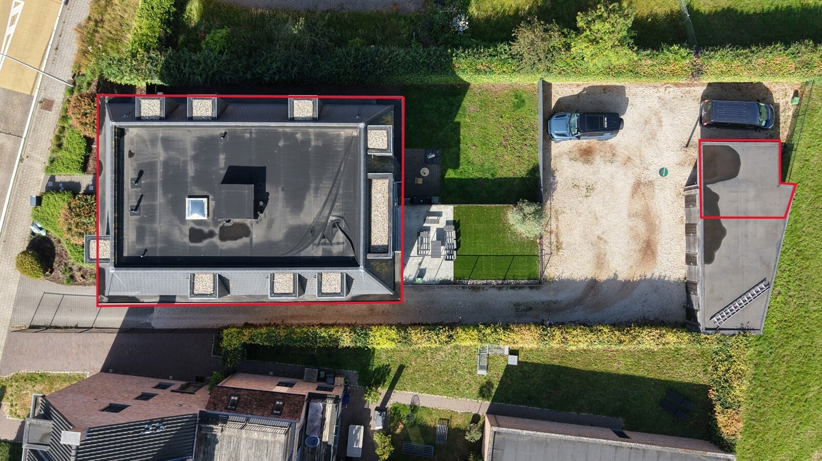 Prachtig, energiezuinig dak appartement met 3 slaapkamers, terras en carport 