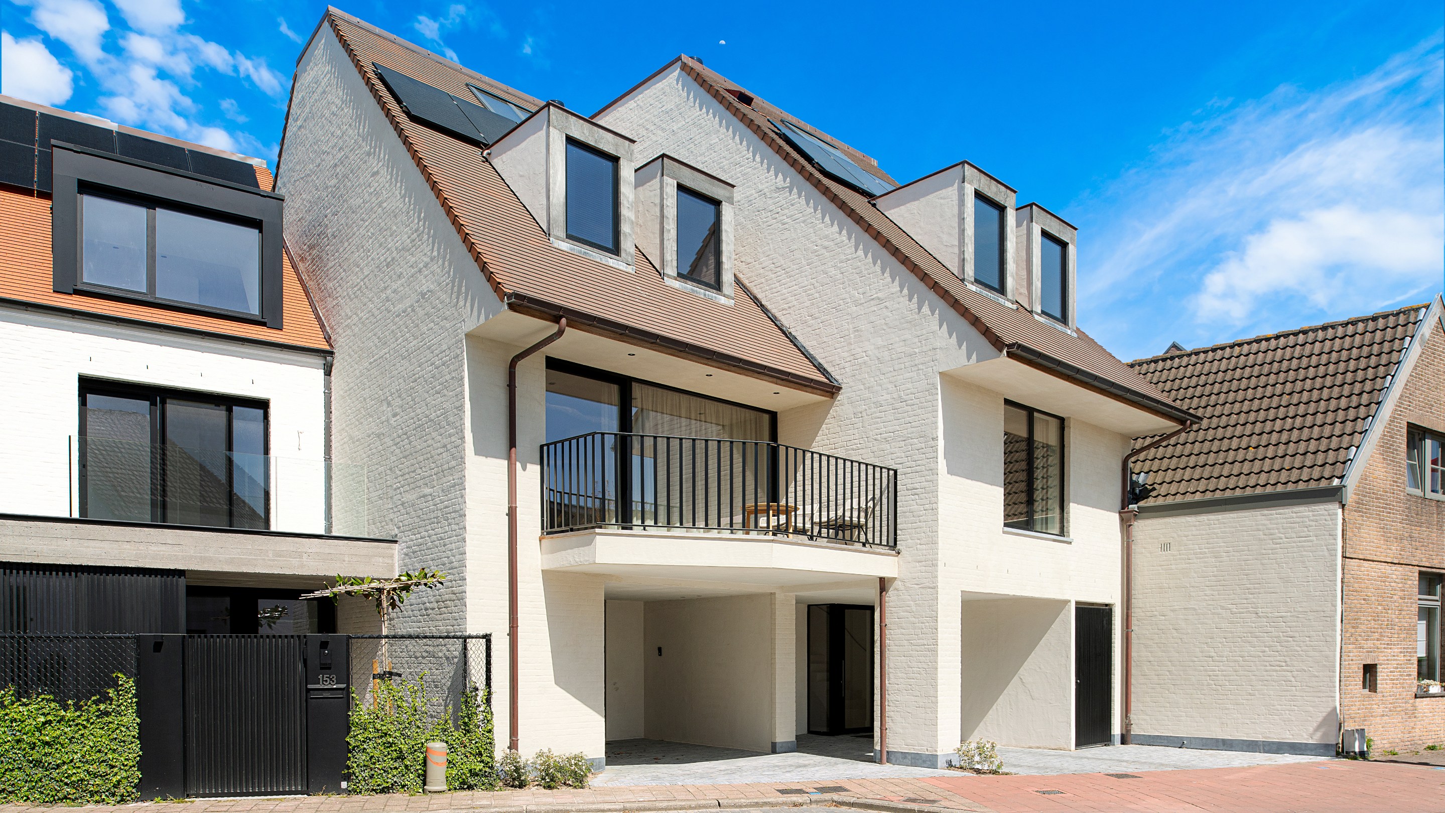 Top afgewerkte nieuwbouwwoning met 4 slaapkamers in het oude Knokke. 