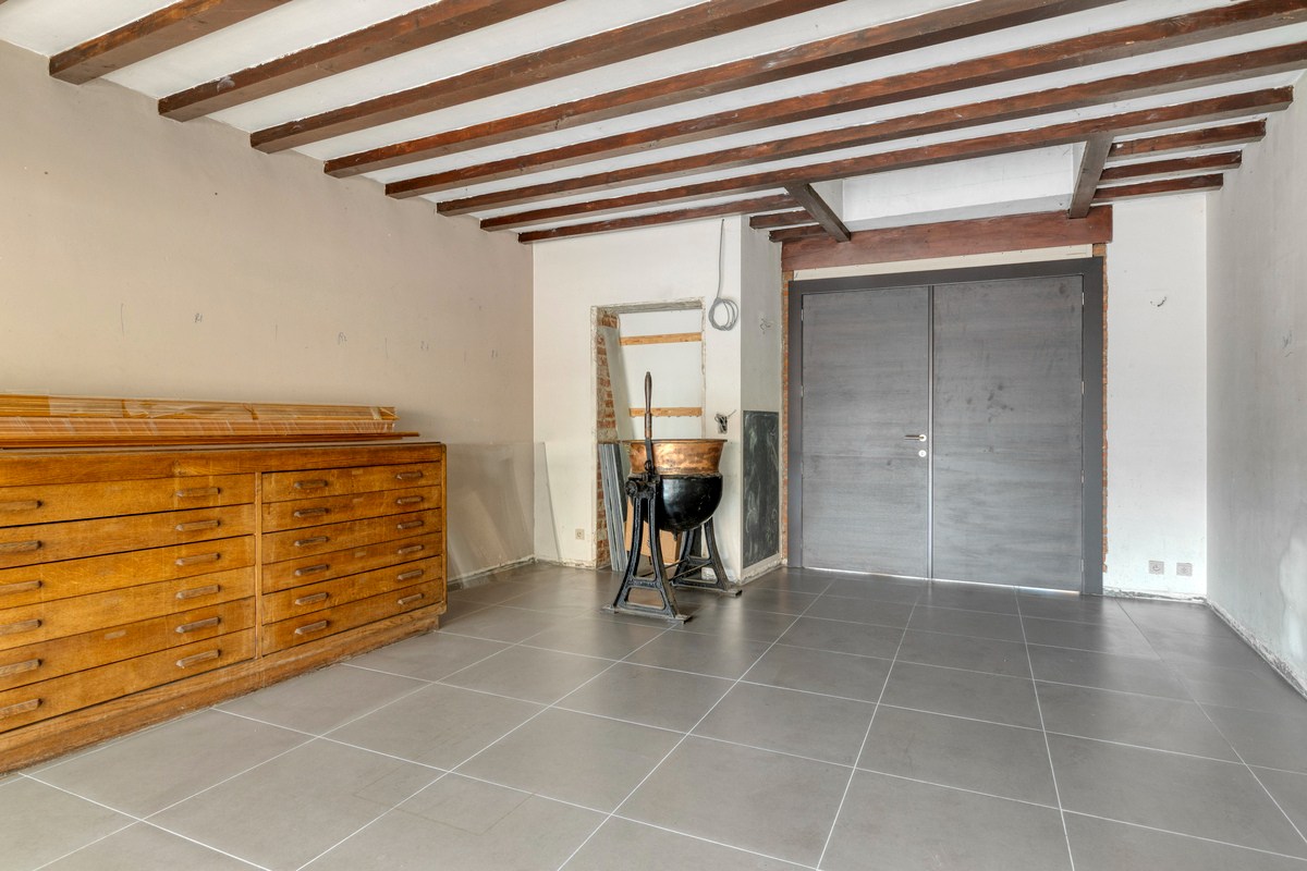 Super gelegen handelspand met garage in Heverlee! - totale oppervlakte +/- 280 m² + kelder 