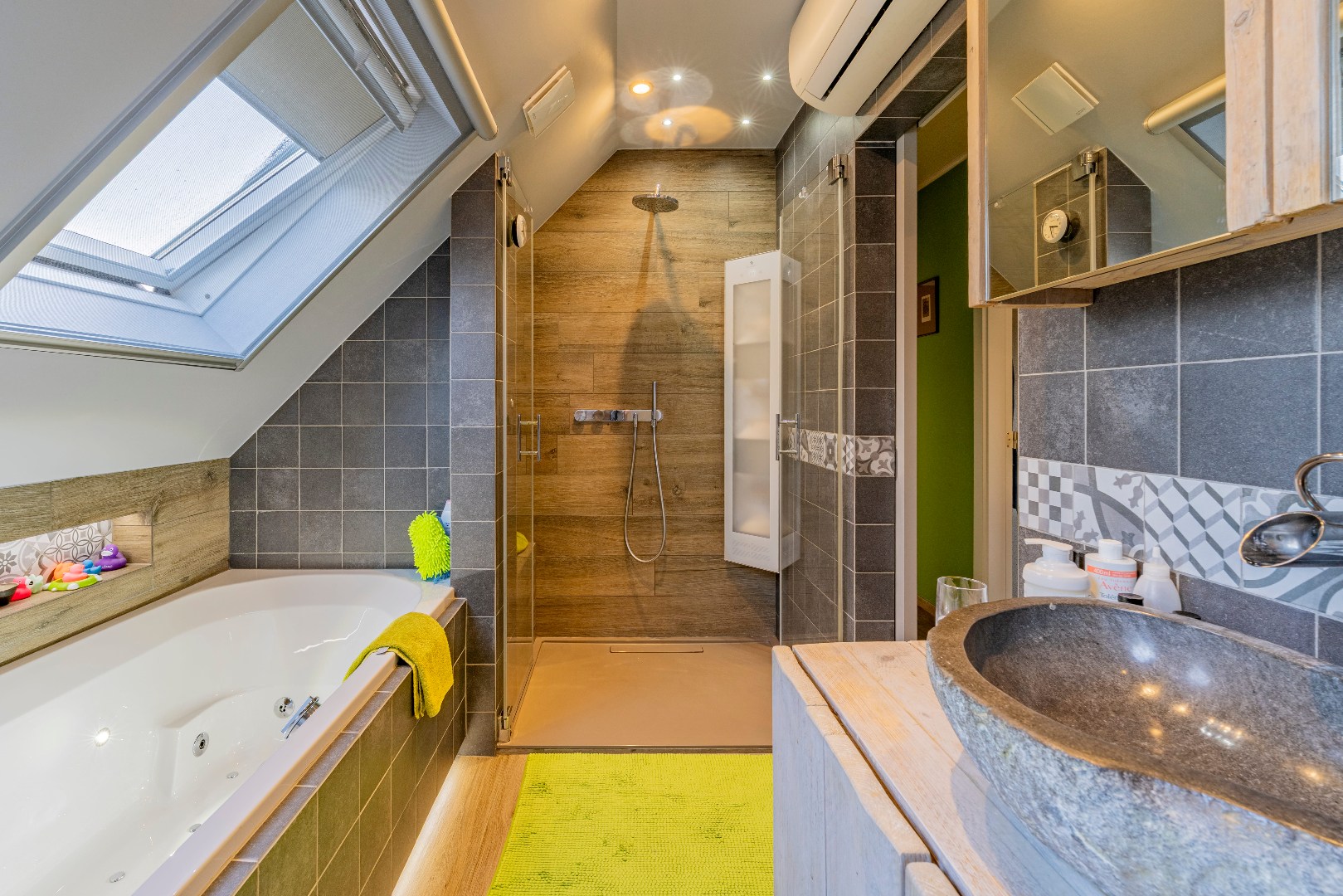 Gerenoveerde open bebouwing te koop te Lievegem 