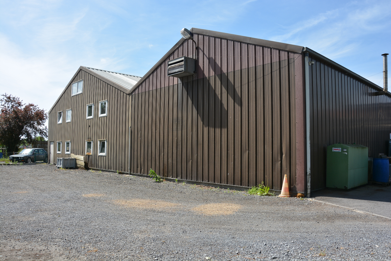 Unieke vastgoedaanbieding aan op- en afrit E40 Jabbeke 