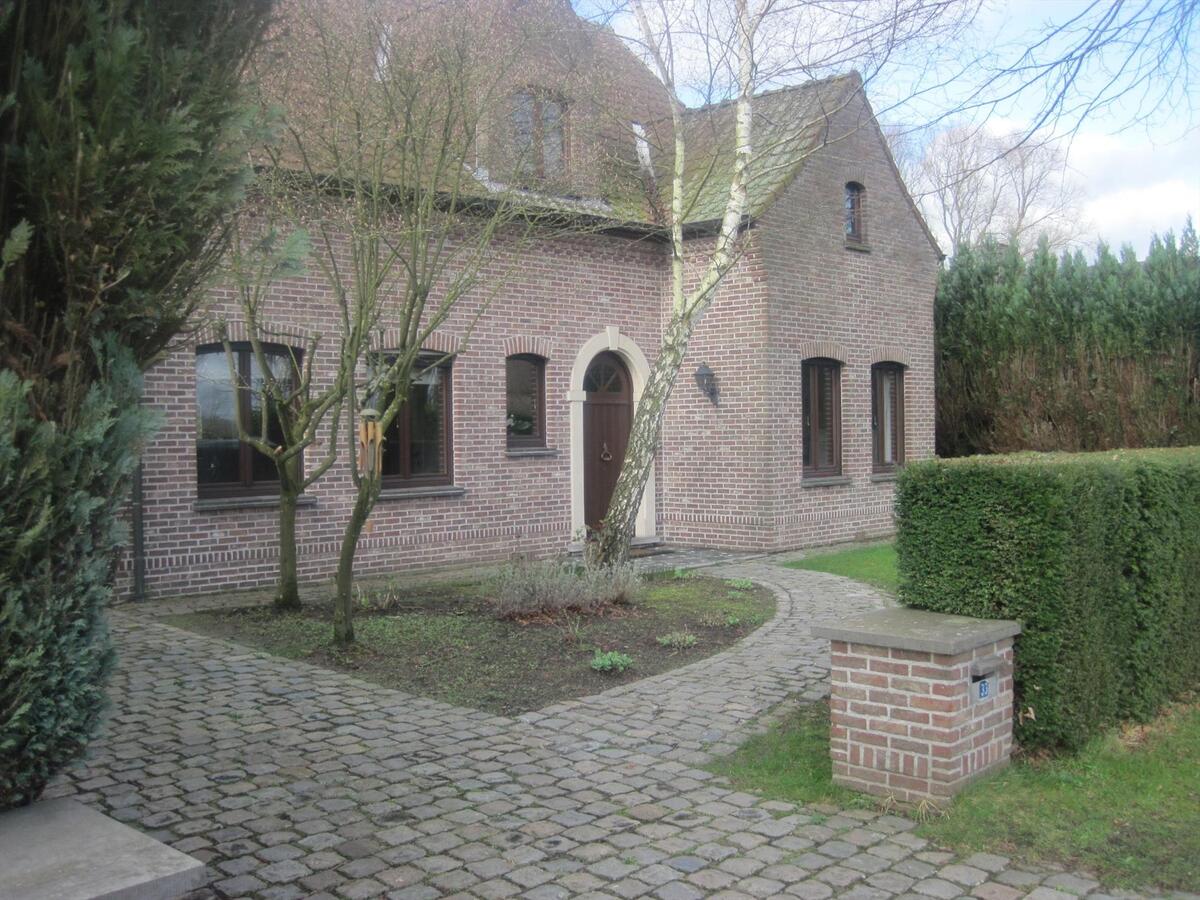 Tijdloze villa in rustige straat. Groene omgeving én toch overal vlakbij. 