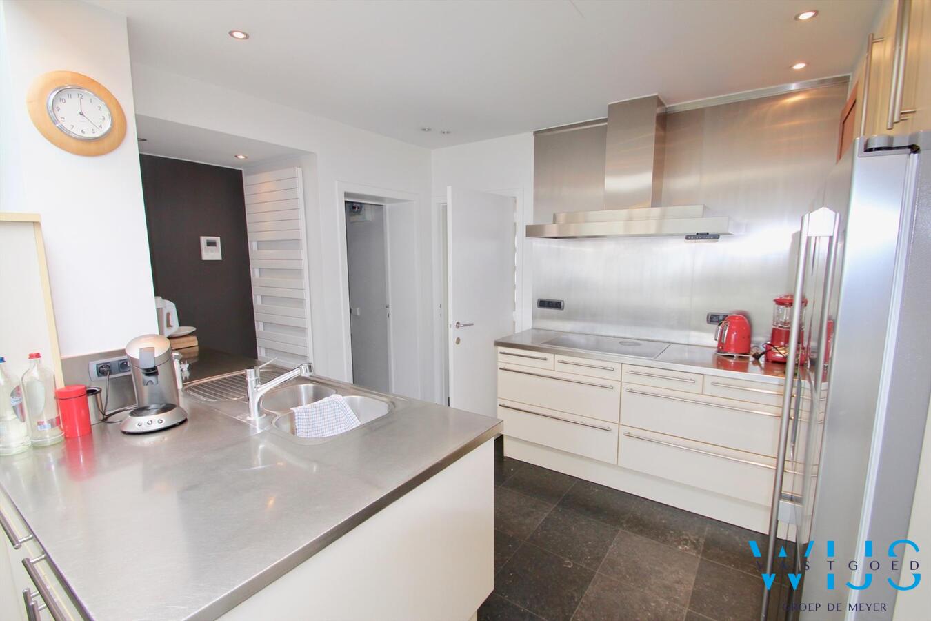 Schitterend karaktervol woonhuis met 5 slaapkamers in Assenede ! 