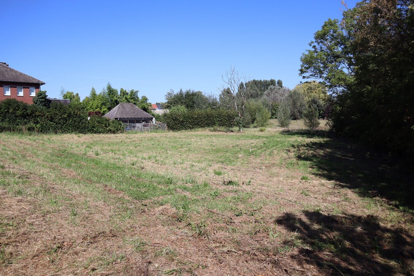 Bouwgrond Handelspand + Eengezinswoning 23 are 49 ca 