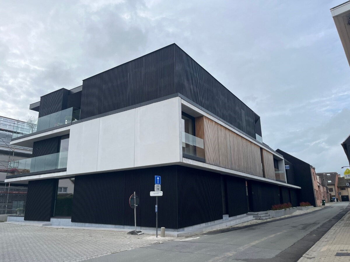 Ruim 2 slpk-appartement incl. staanplaats en kelderberging. 