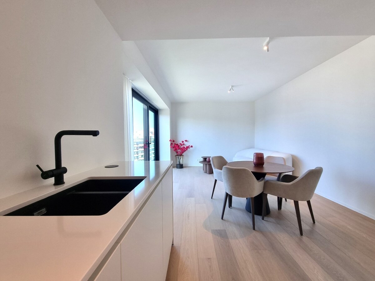 Uniek aanbod: duplexappartement in de prestigieuze Heldentoren 