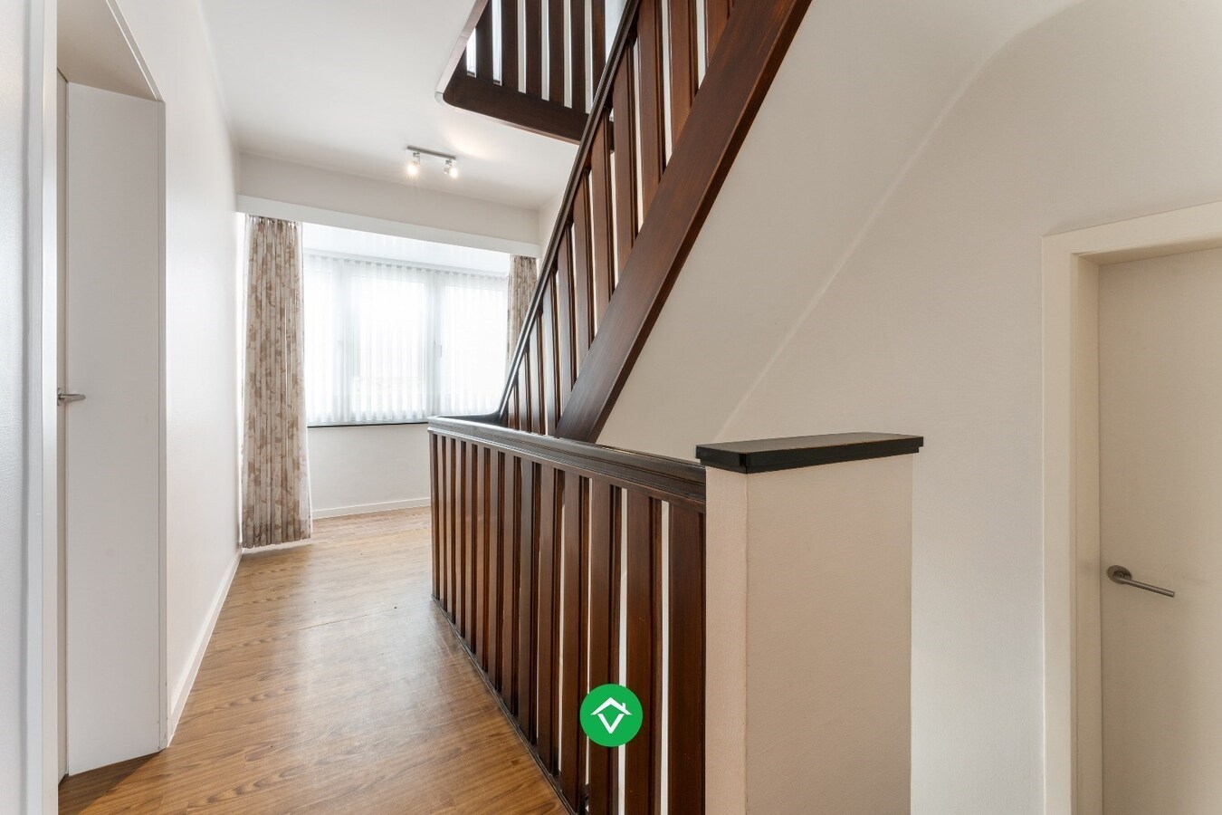 Ruime woning met 7 slaapkamers en loods (320m²) in centrum Roeselare 